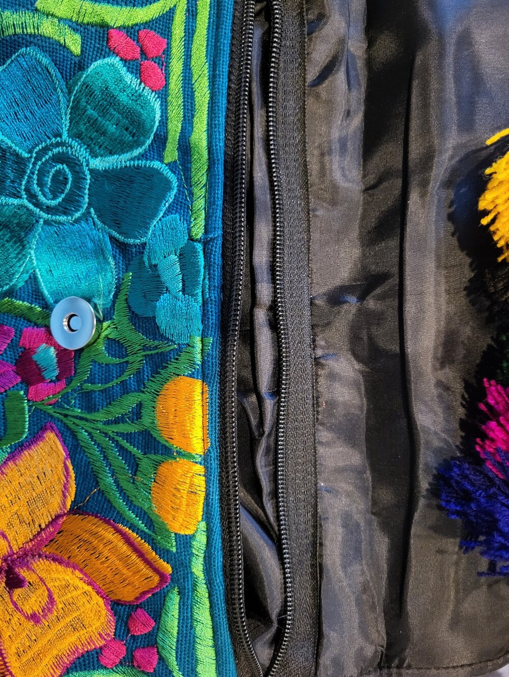 Bag Embroidered - Picture 3 of 3
